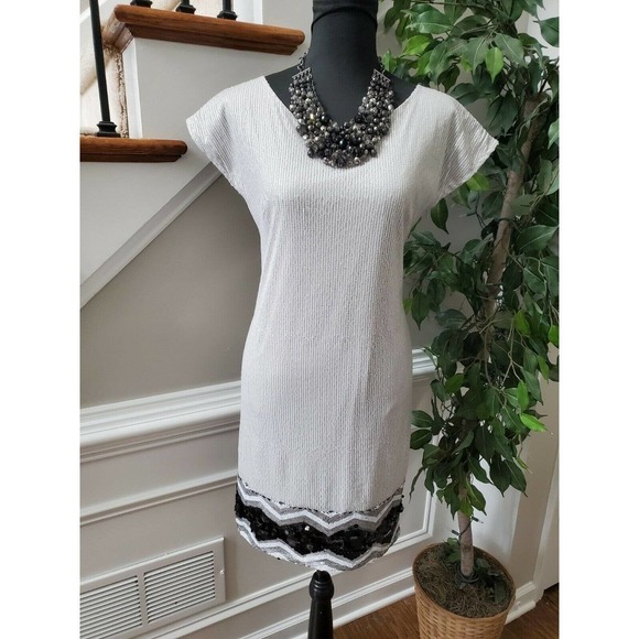 Emmelee Women's White Polyester Round Neck Cap Sleeve Knee Length Dress Size M - Picture 1 of 11